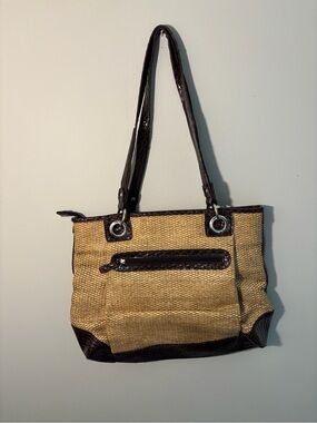 B. Makowsky Woven Straw & Brown Leather Tote Bag